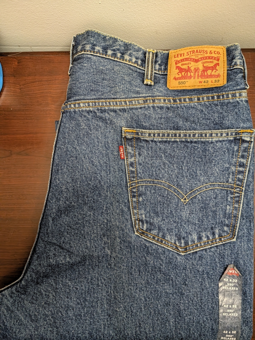 Levi's Relaxed Fit Men’s Jeans - Dark Blue Denim with Gold Stitching